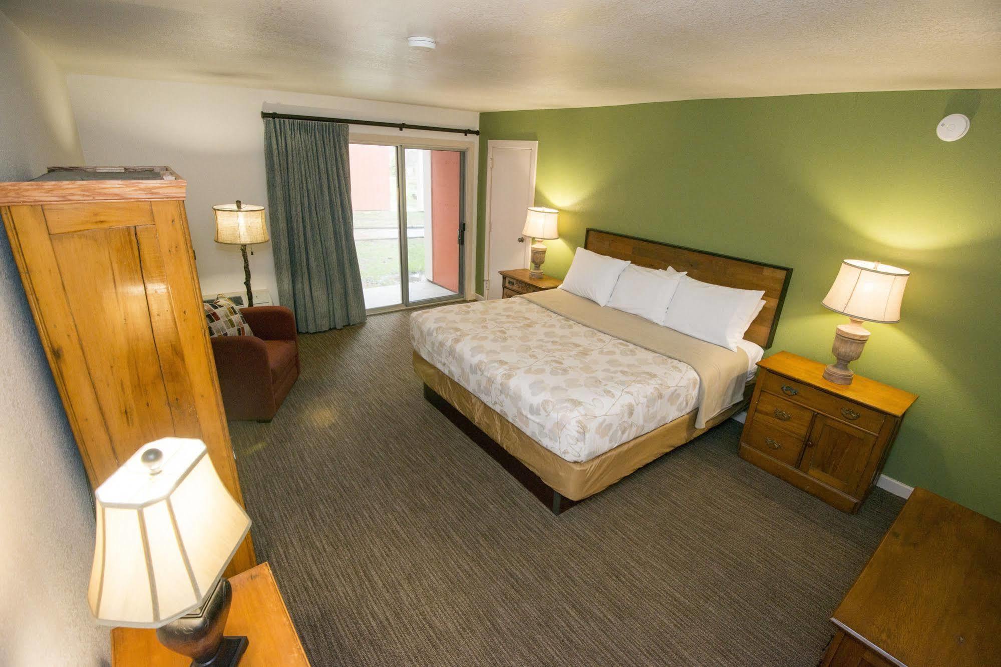 נאשוויל Brown County Inn מראה חיצוני תמונה